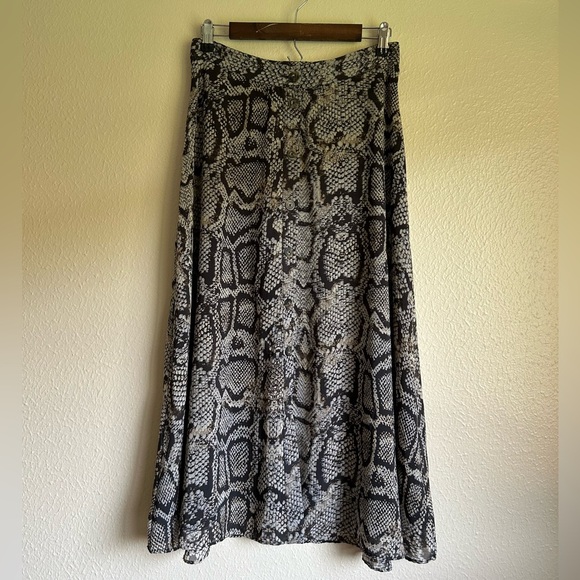 Massimo Dutti Chiffon A-line snake print skirt - Picture 1 of 6